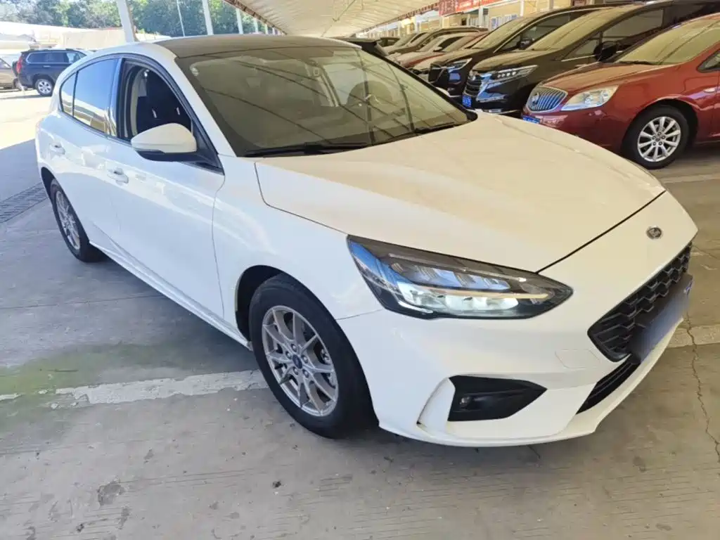 Ford Focus 2022 2021 Hatchback EcoBoost 180 Auto Trend