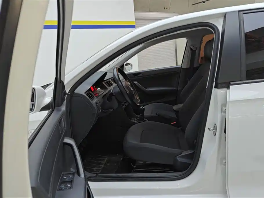 Volkswagen Santana 2015 1.4L Manual Trend Edition фото 9