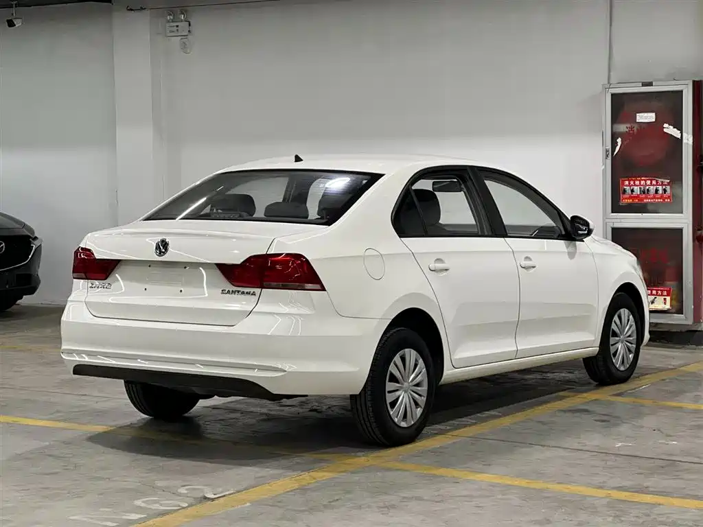 VOLKSWAGEN SANTANA