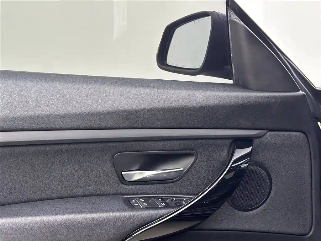 BMW 3 Series GT 2019 320i Fashion Model фото 14