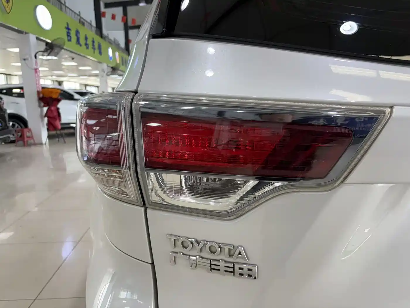 TOYOTA HIGHLANDER