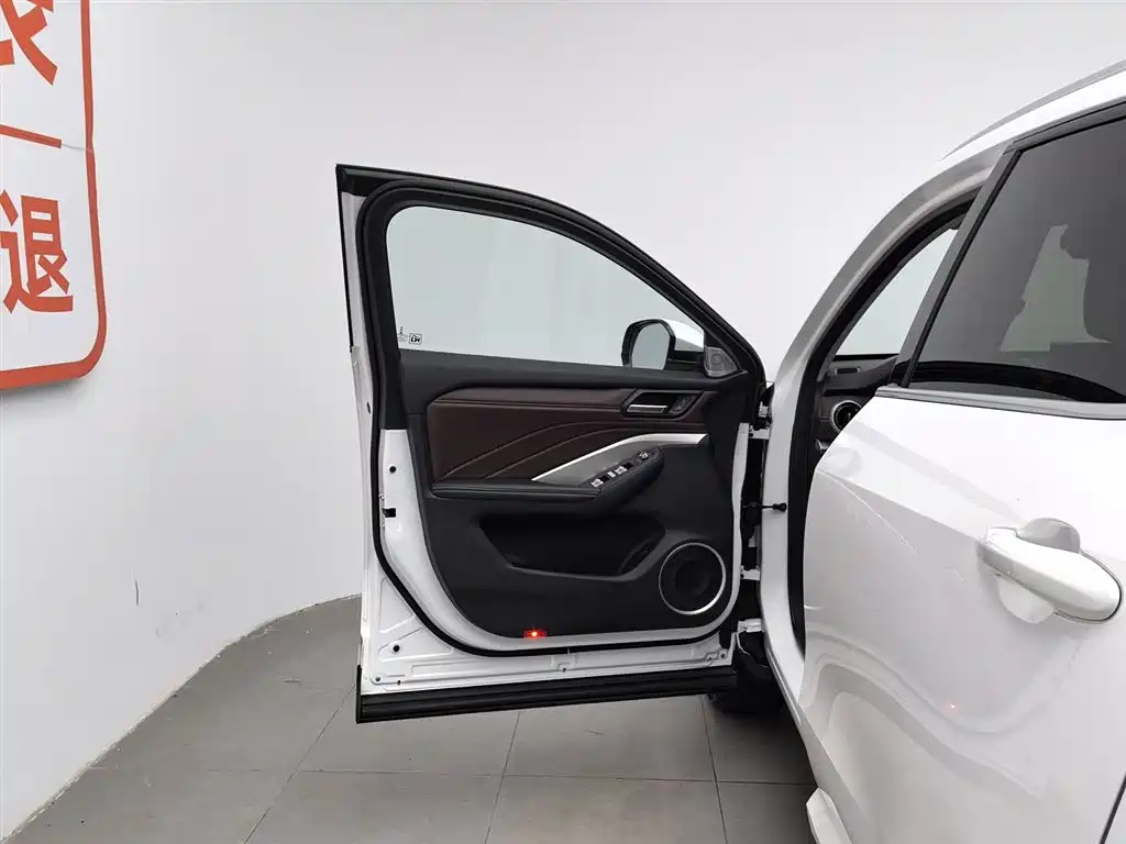 WEI PAI WEI BRAND VV6