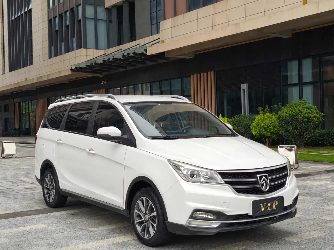 Baojun 730 2019 2019 1.5T CVT Fashion Edition 7-Seater China VI