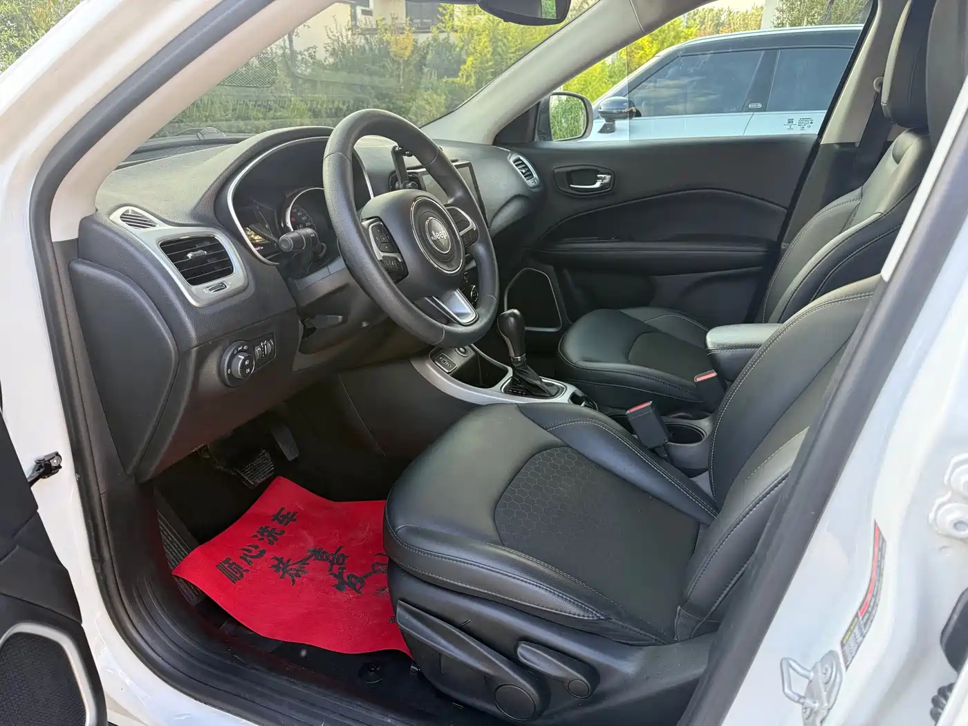 Фото 4 - Jeep Compass
