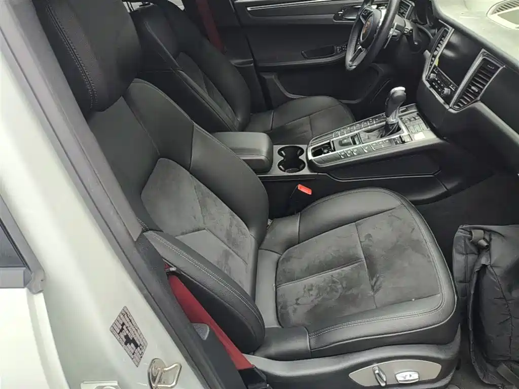 Porsche Macan 2017 Macan 2.0T фото 25