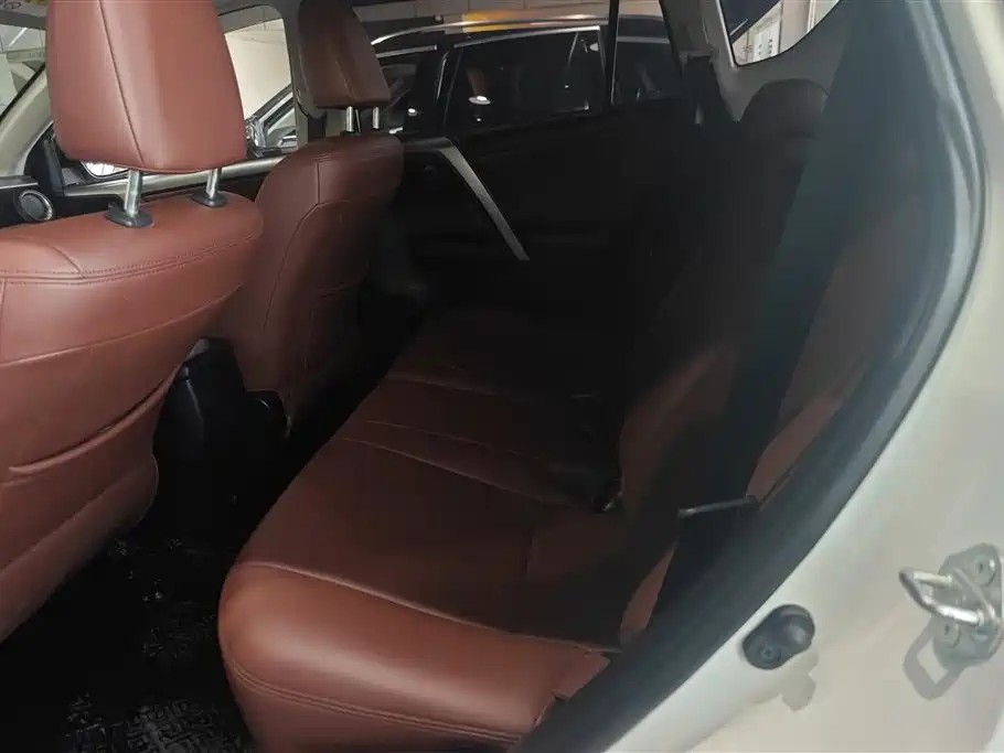 Toyota RAV4 Rongfang 2018 2.0L CVT 2WD Trend X Edition фото 11