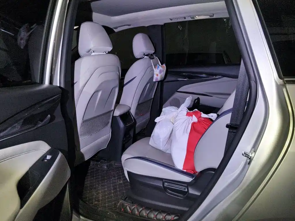 SAIC Maxus Maxus G50 2019 2019 1.5T Debut Automatic Luxury Edition 7-seater