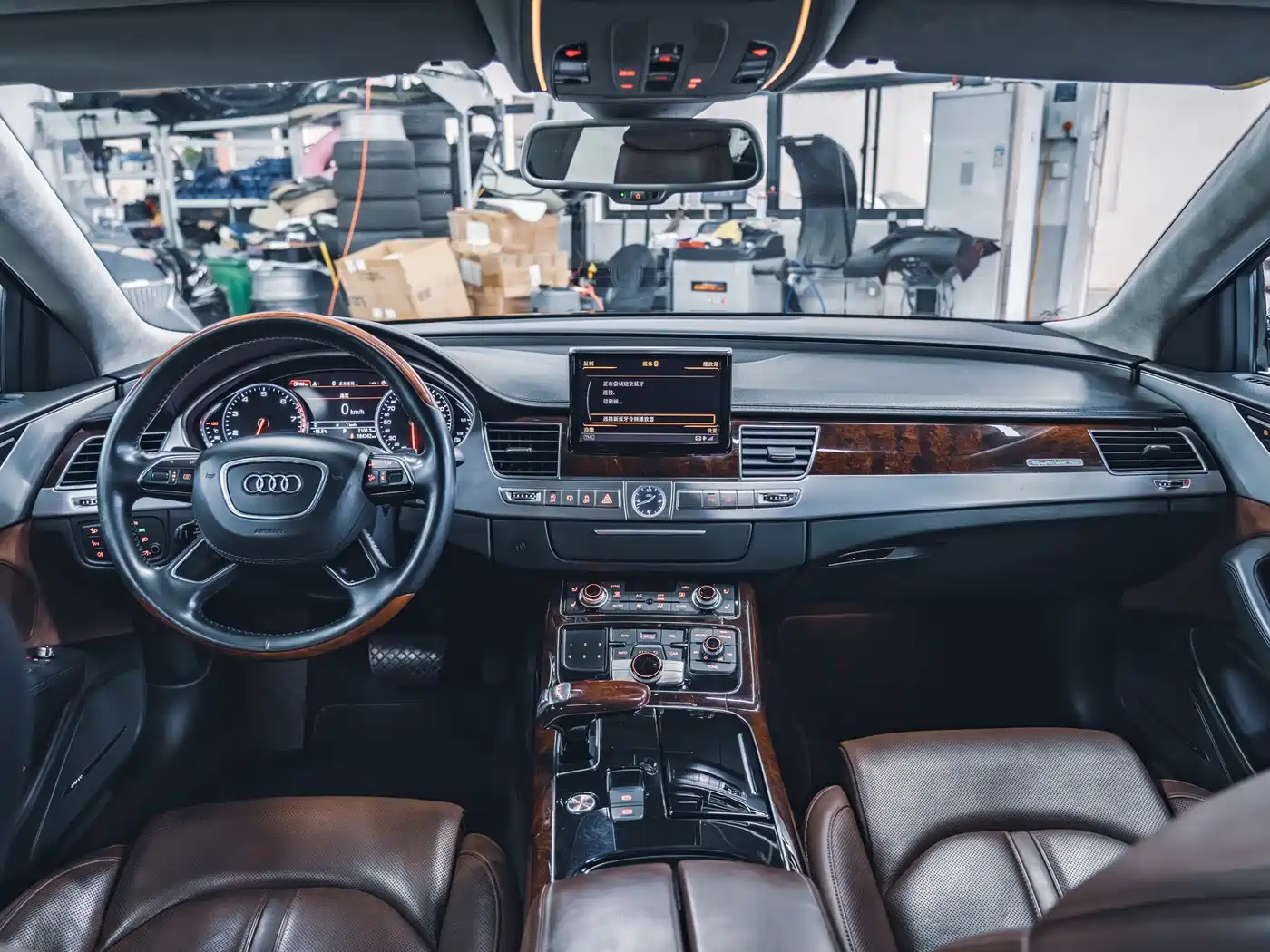 Audi A8 2011 A8L W12 6.3 FSI quattro фото 14