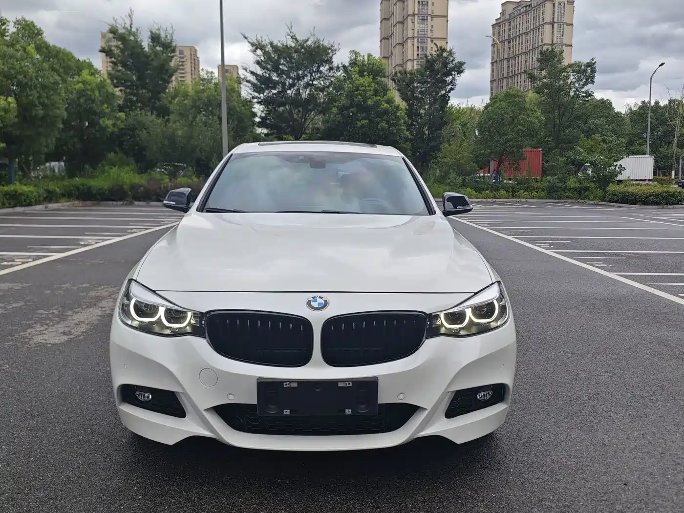  BMW BMW 3 Series GT 2019 330i xDrive M Sport Black Night Edition 2