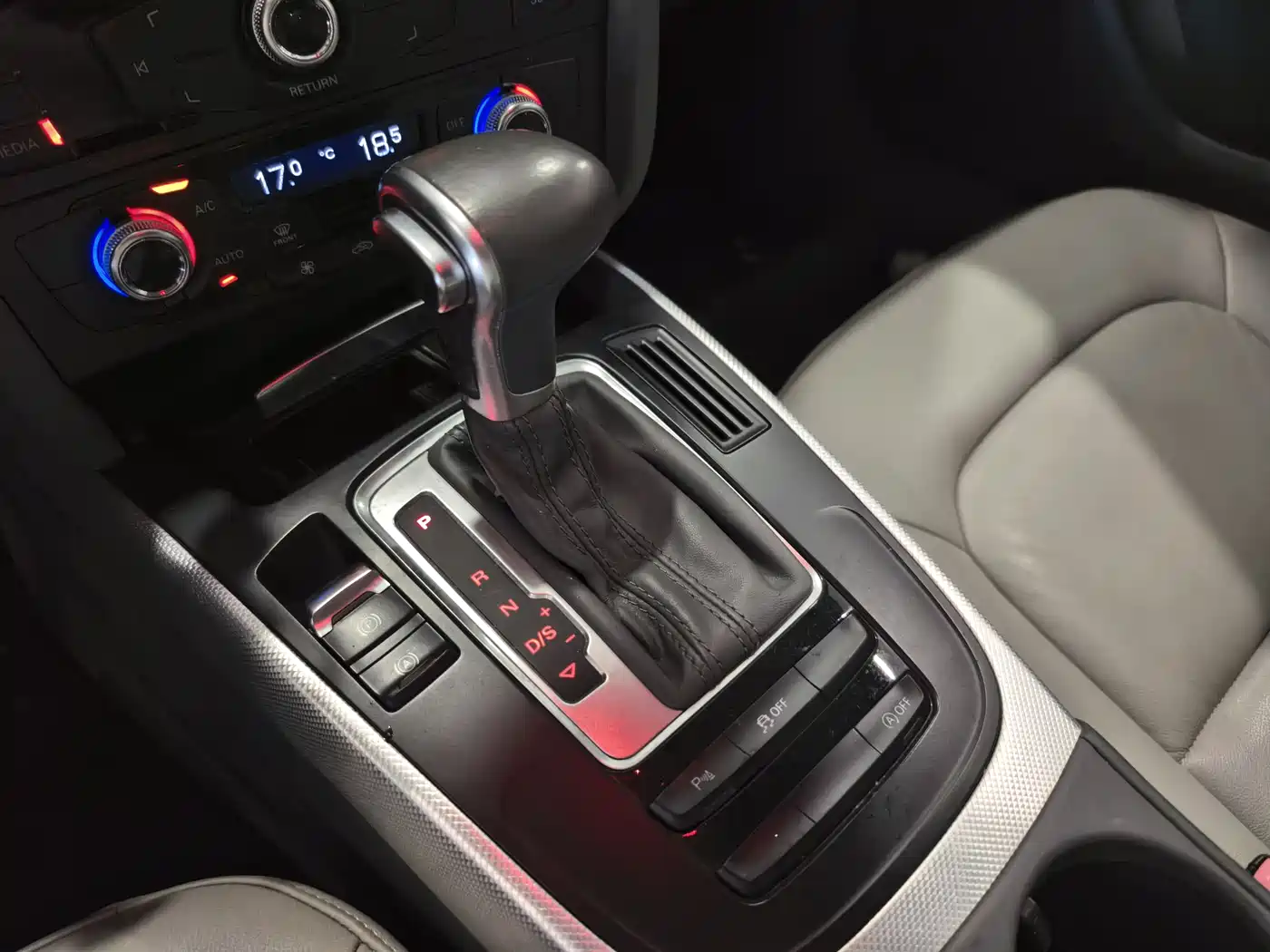 Audi A4L 2016 35 TFSI Collector's Edition Automatic Standard фото 12