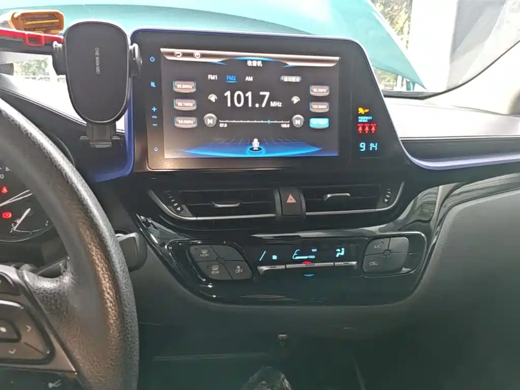 Toyota C-HR 2020 Model 2.0L Leading фото 9