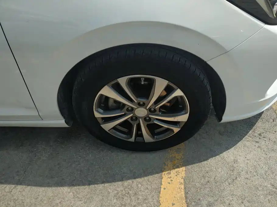 Фото 6 - Changan Eado