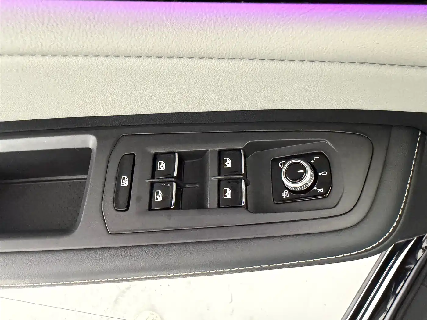Volkswagen Teramont 2022 530 V6 4MOTION Premium Luxury фото 18