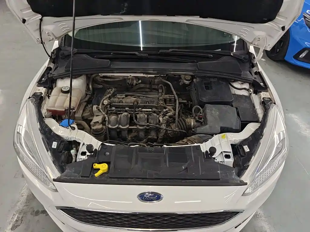 Фото 20 - Ford Focus