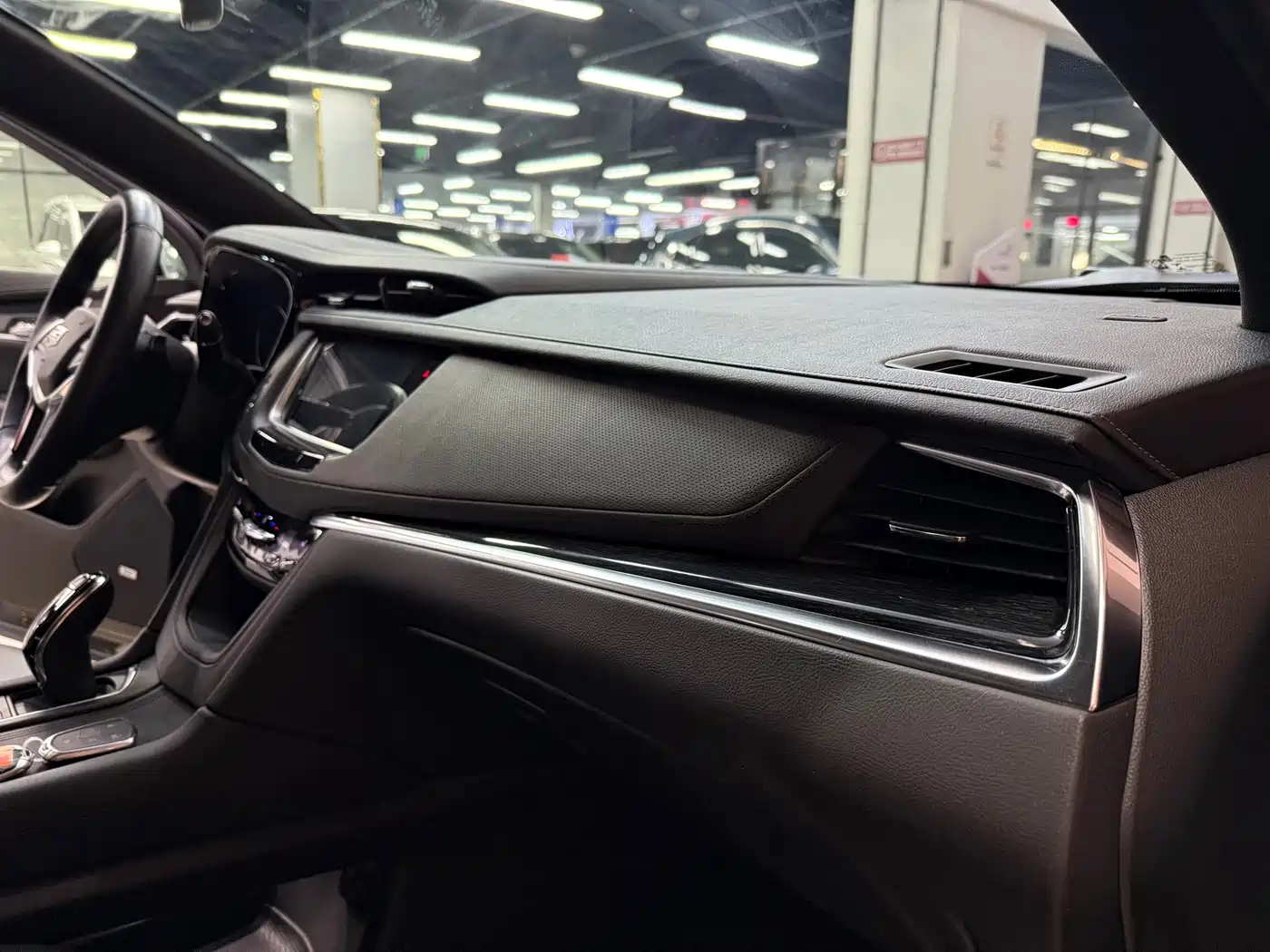 Cadillac XT5 2021 2.0T 2WD Luxury Edition фото 13
