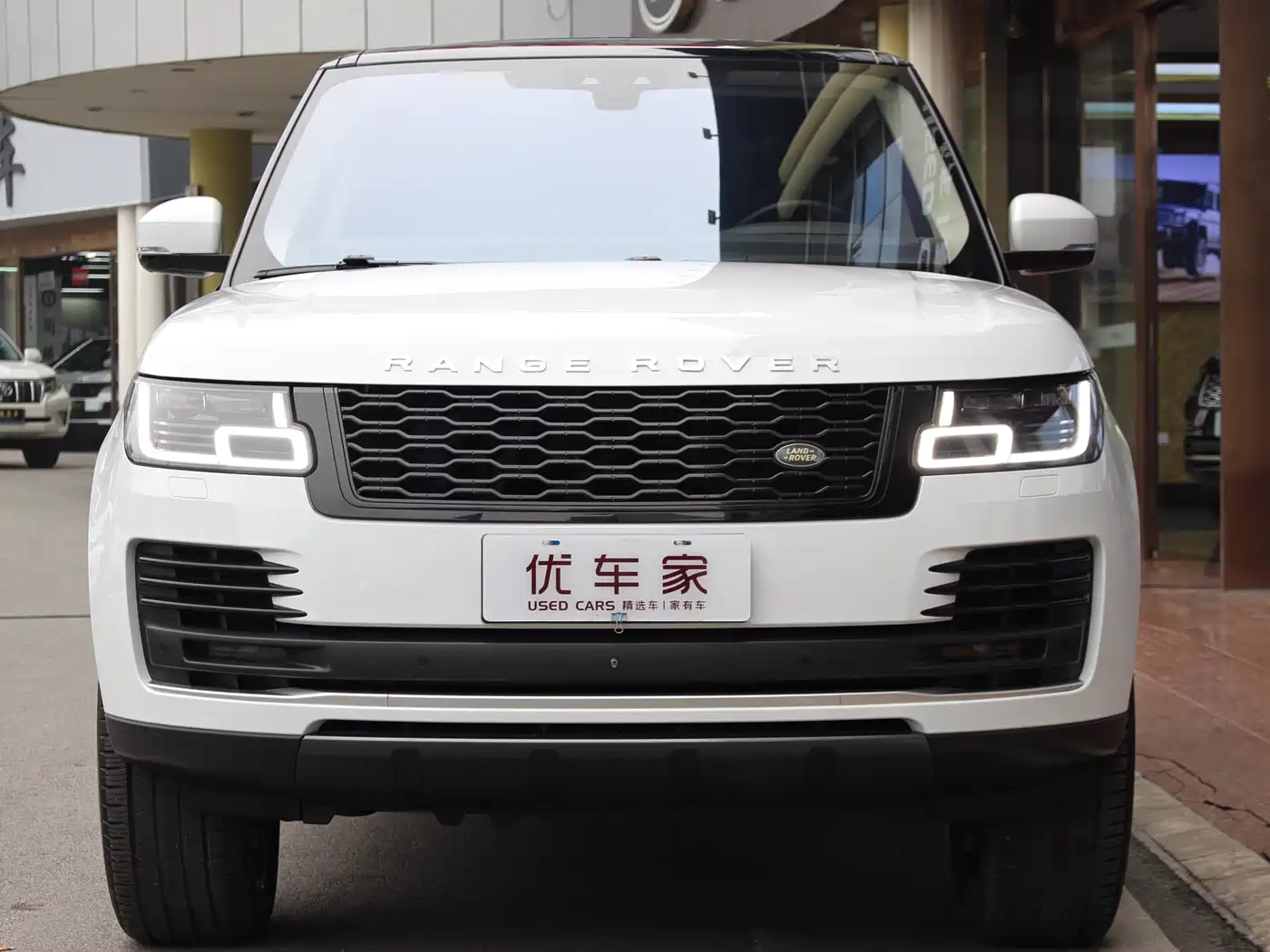 Land Rover Range Rover 2018 3.0 SC V6 Vogue SE Genesis Extended Edition фото 2