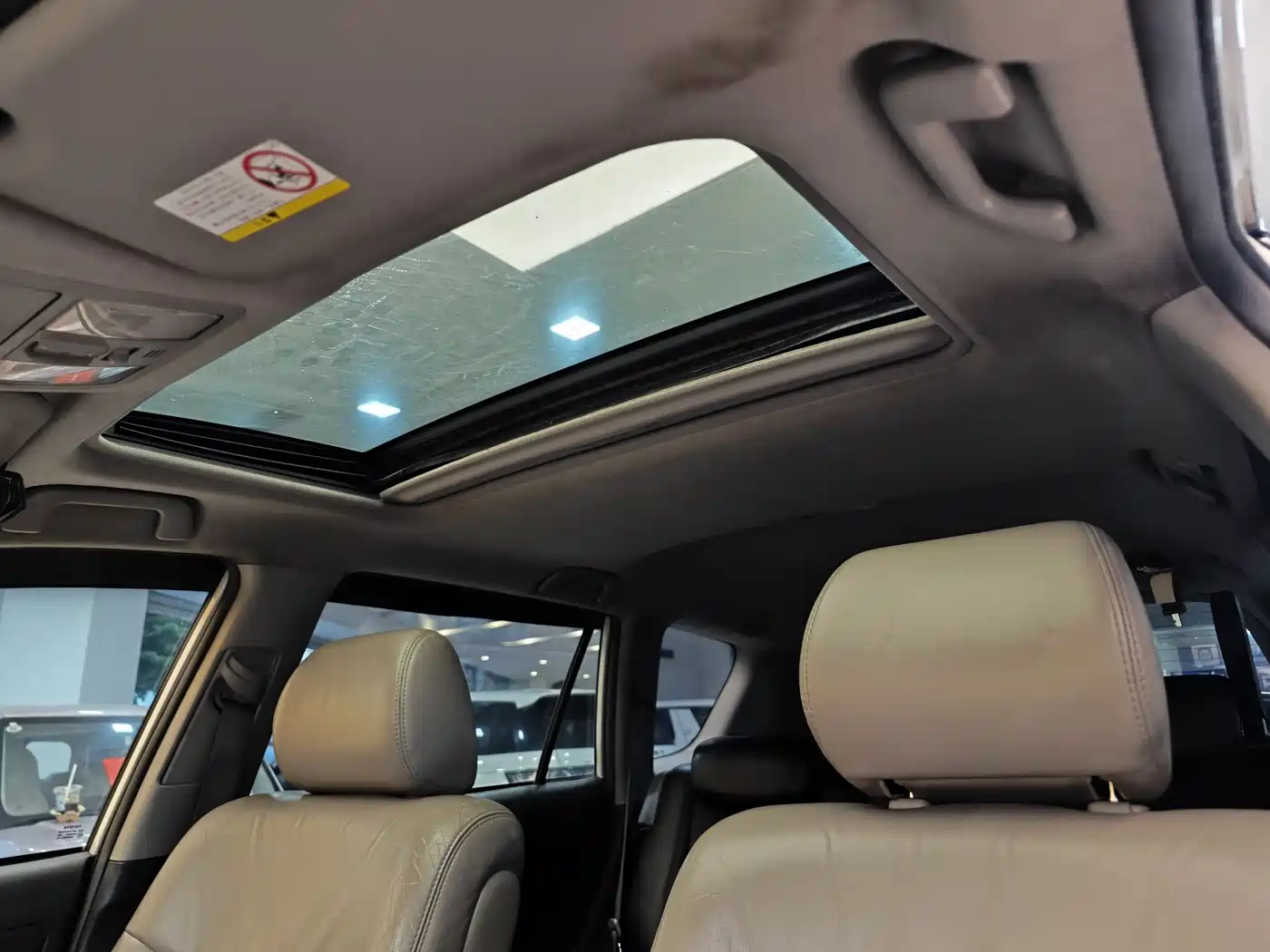 Toyota RAV4 Rongfang 2009 2.0L Automatic Luxury Edition фото 12