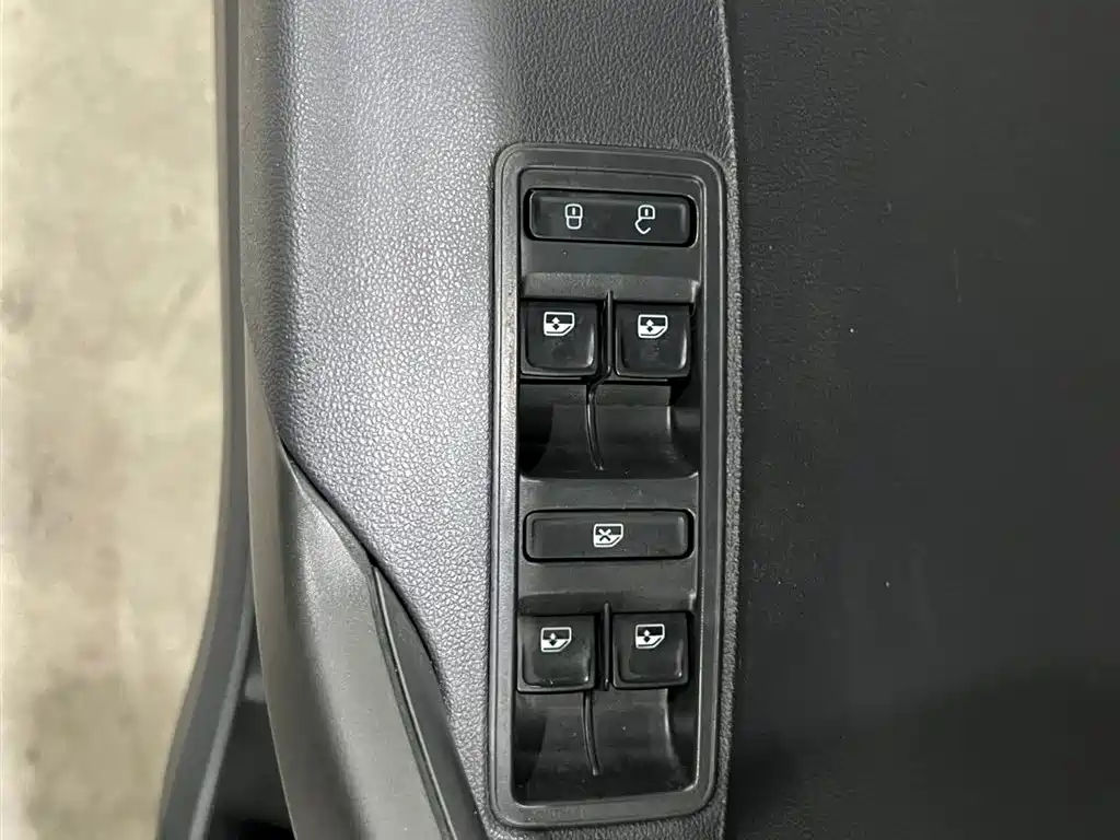 VOLKSWAGEN SANTANA