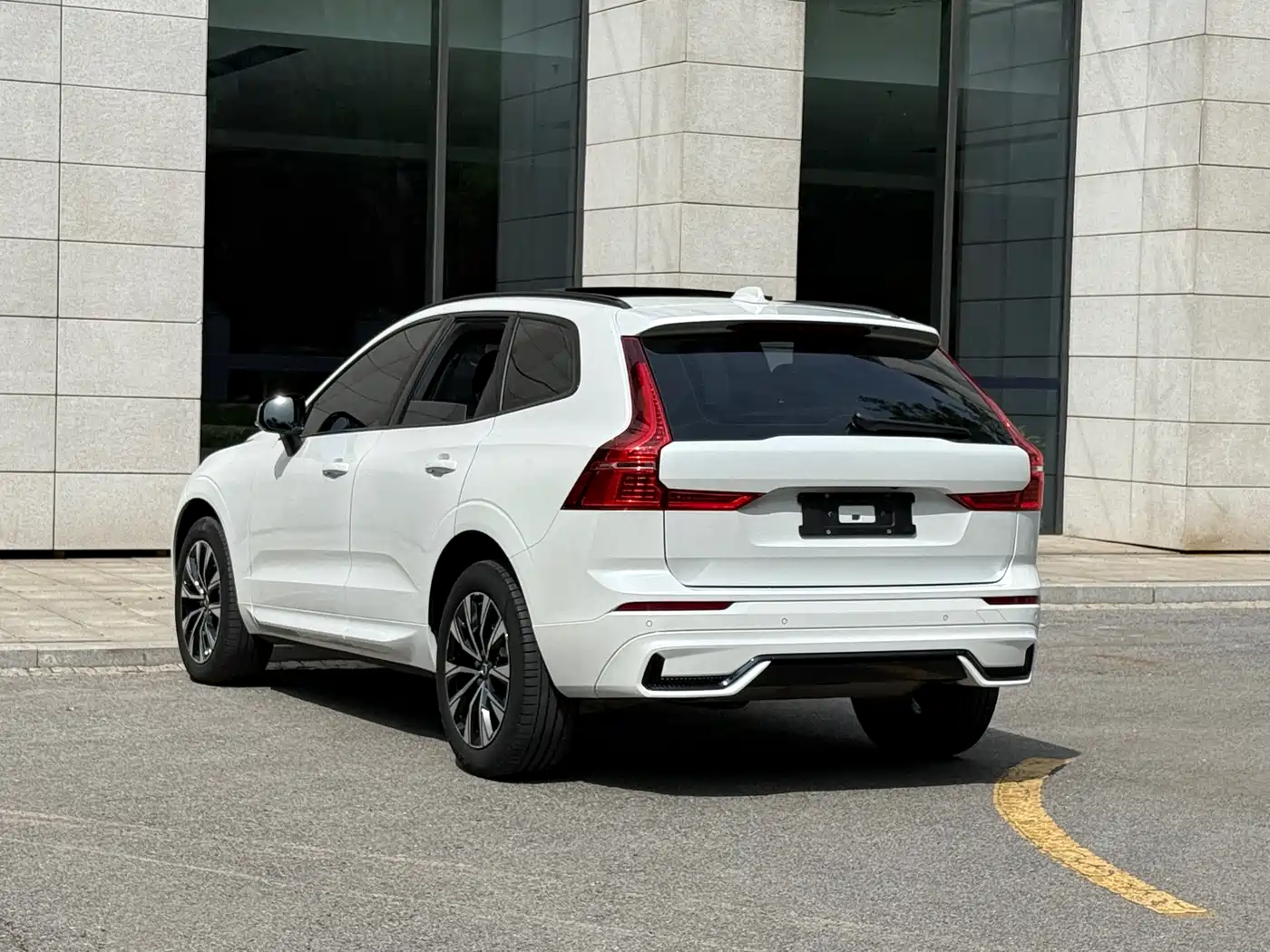 Photo 19 - Volvo XC60