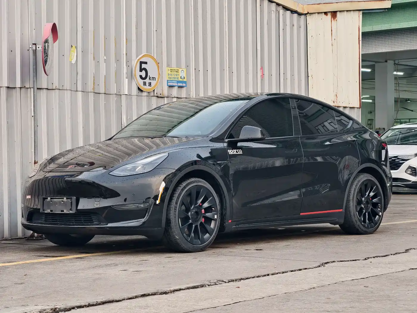 Фото 1 - Tesla Model Y