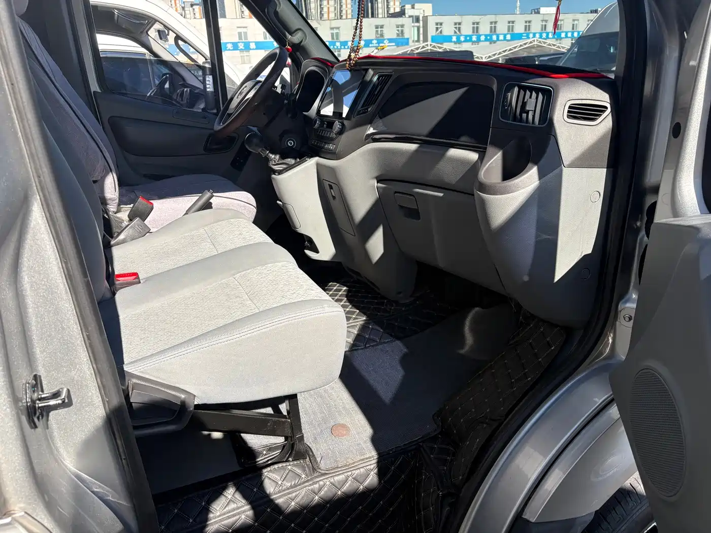 Foton Tuyano 2023 2023 Lucky Elephant Multi-purpose 2.0T Manual Long Wheelbase Medium Roof Single Rear Tire 5/6/7/9-seater