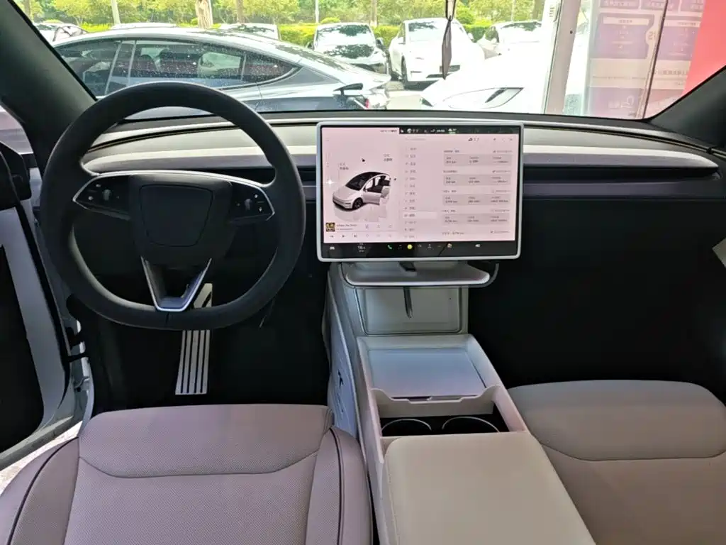 Tesla Model Y L 2026 2025 Facelift Long Range AWD