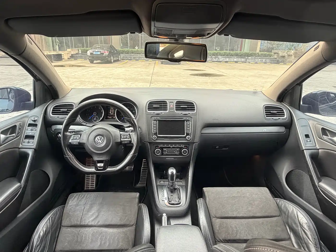 Volkswagen Golf (Import) 2011 2.0TSI R фото 5