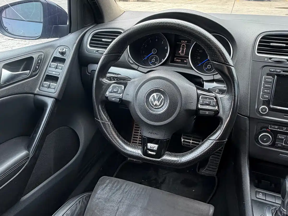 Volkswagen Golf (Import) 2011 2.0TSI R фото 16