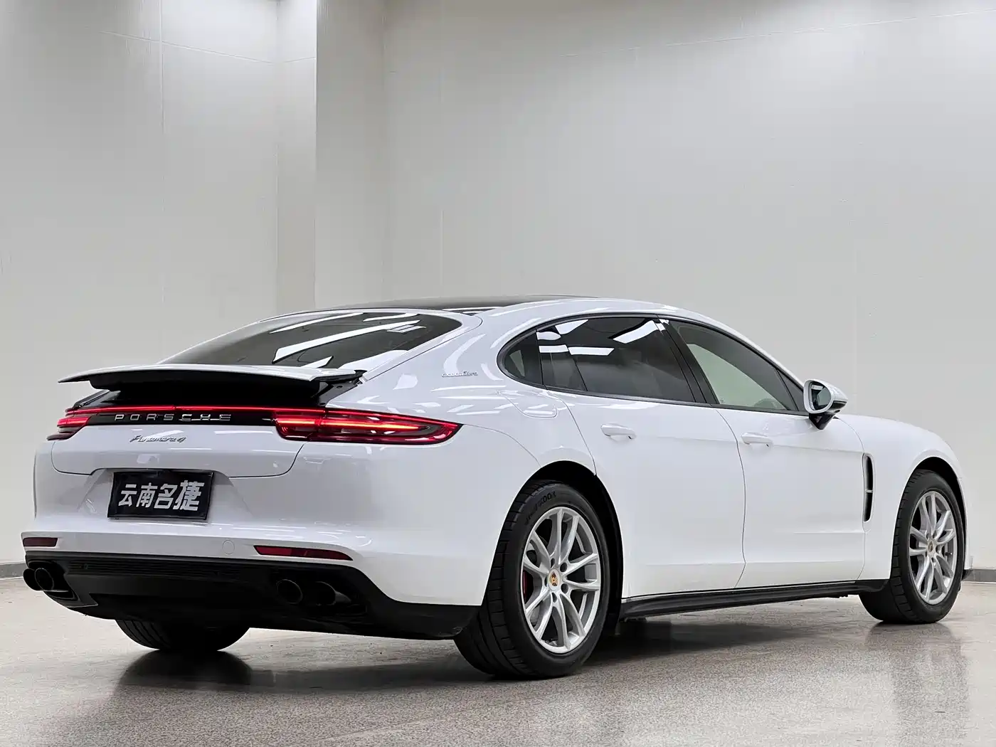 Porsche Panamera 2017 Panamera 4 Executive Long Wheelbase 3.0T фото 7