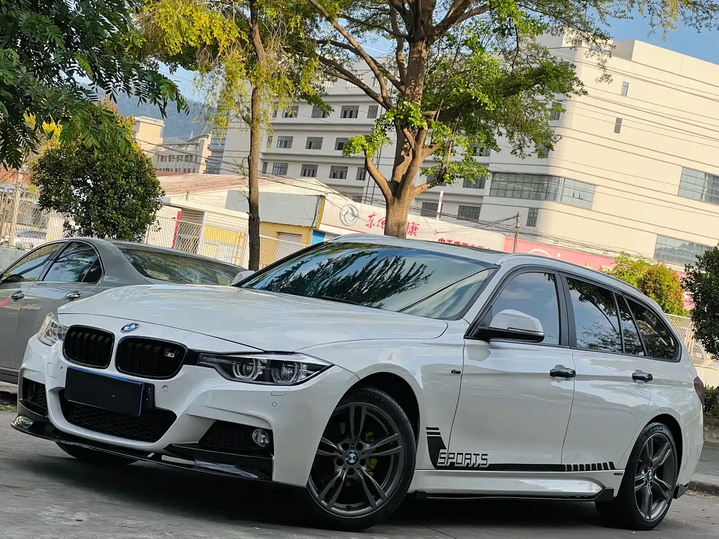 BMW 3 Series (Import) 2016 320i Fashion Wagon фото 2
