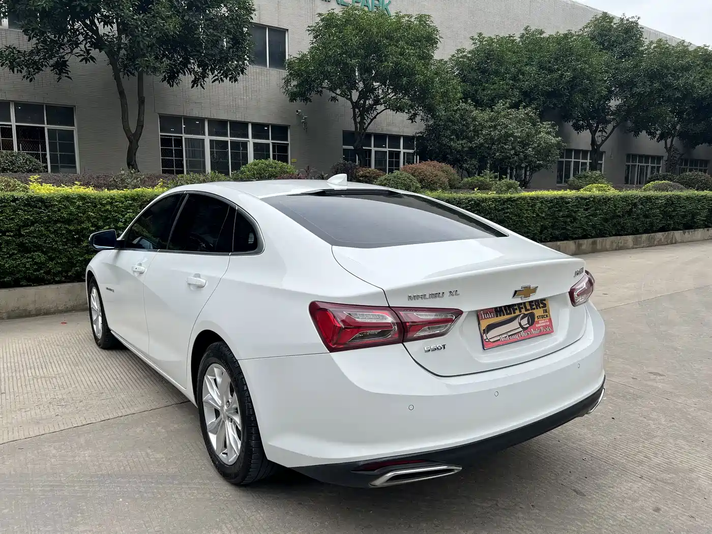 Фото 8 - Chevrolet Malibu XL