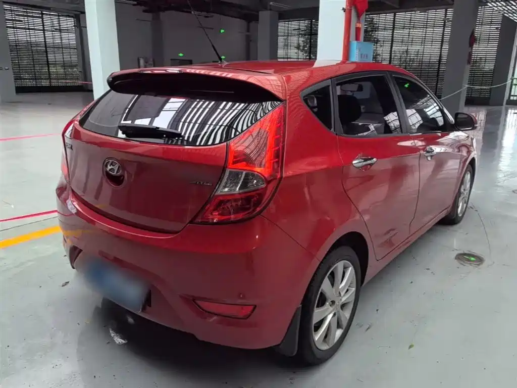 Hyundai Reina 2014 Model 1.6L Automatic TOP фото 7