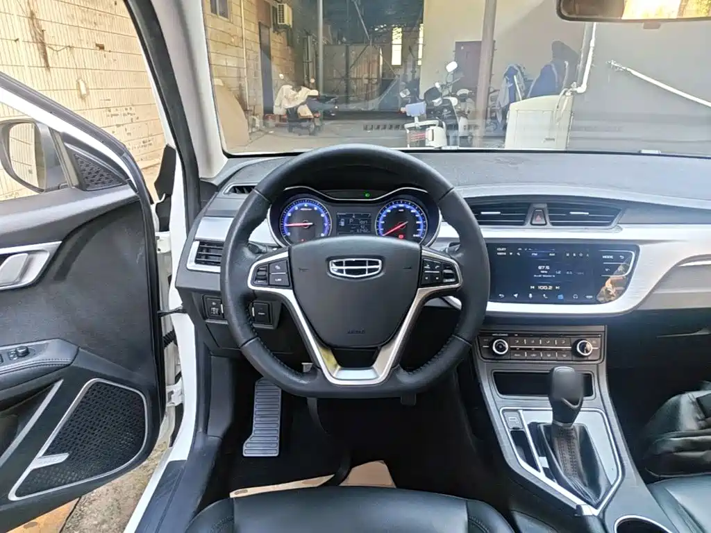 Фото 11 - Geely Vision
