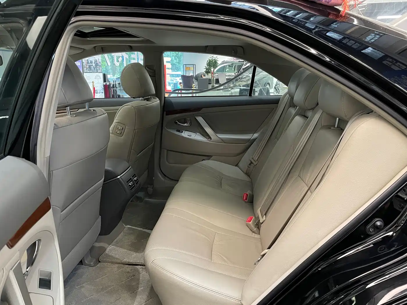 Toyota Camry 2013 200G Classic Luxury Edition фото 14