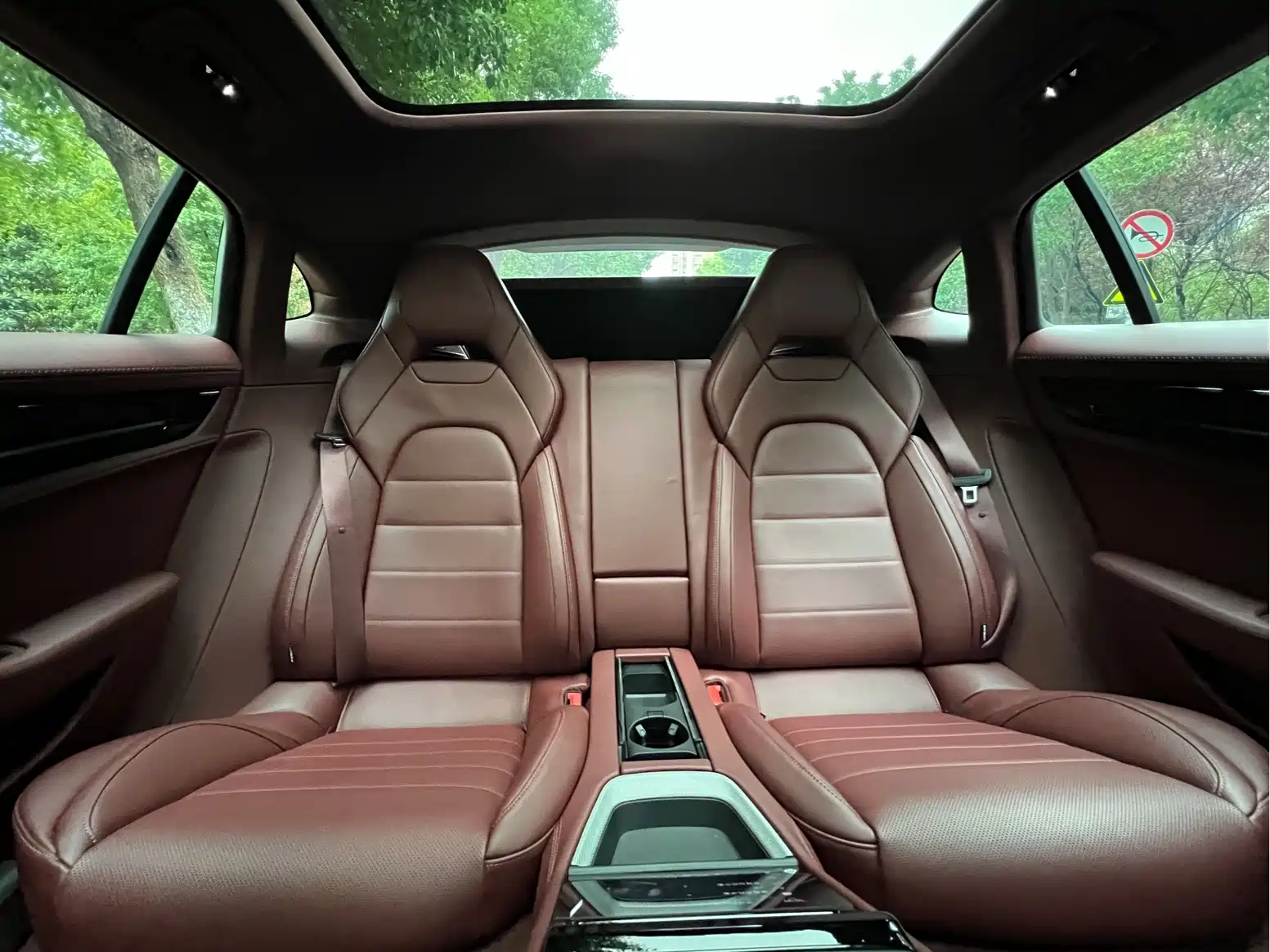 Photo 13 - Porsche Panamera