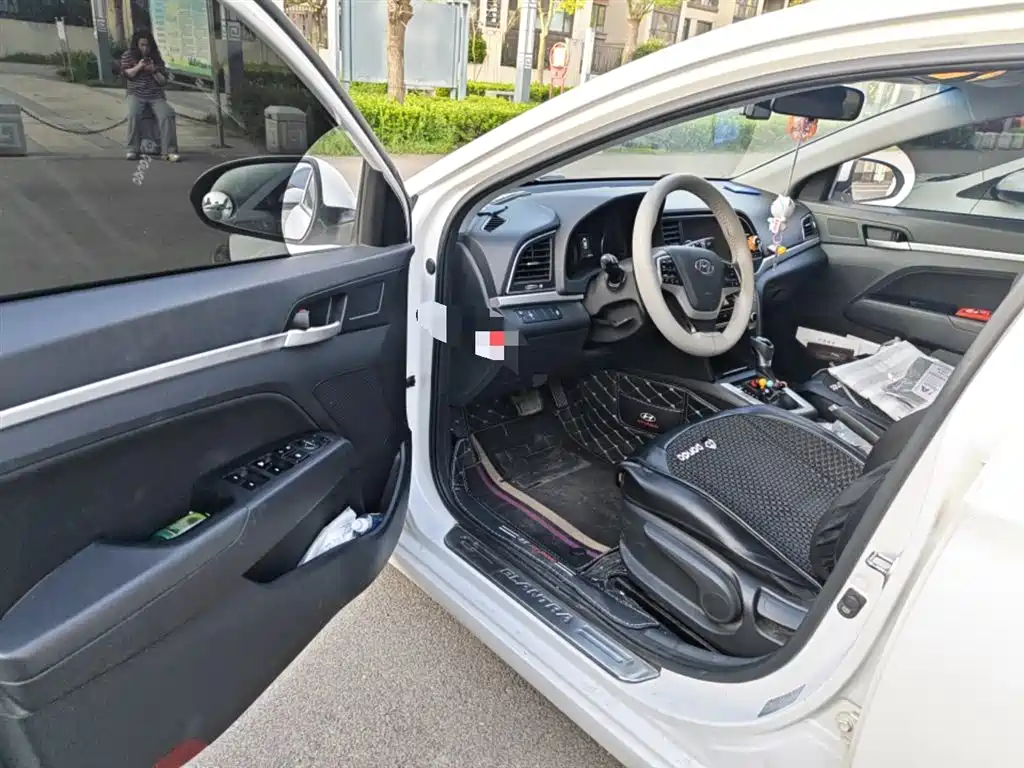 Hyundai Elantra 2016 Model 1.6L Automatic Smart Elite фото 14
