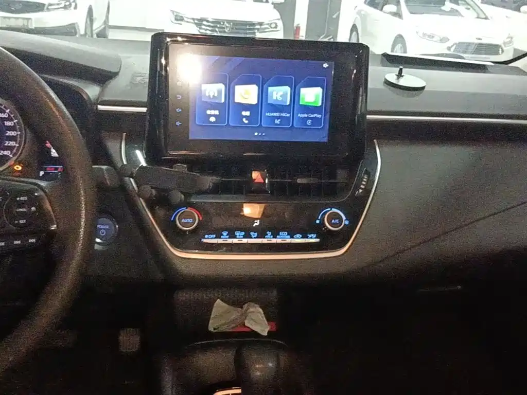 Toyota Corolla 2022 Hybrid 1.8L E-CVT Pioneer Edition фото 13