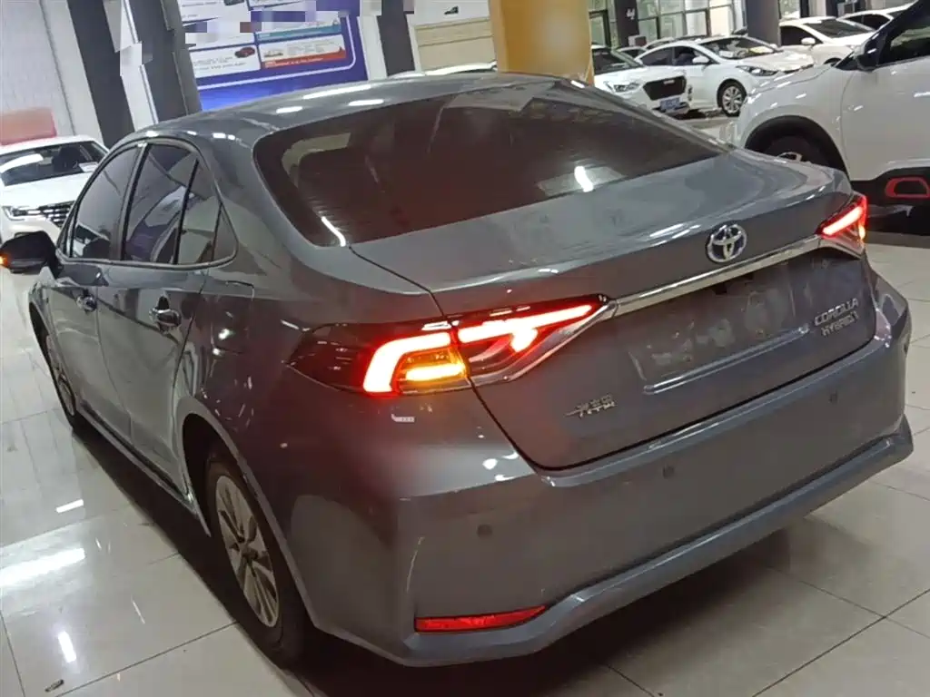 Toyota Corolla 2022 Hybrid 1.8L E-CVT Pioneer Edition фото 5