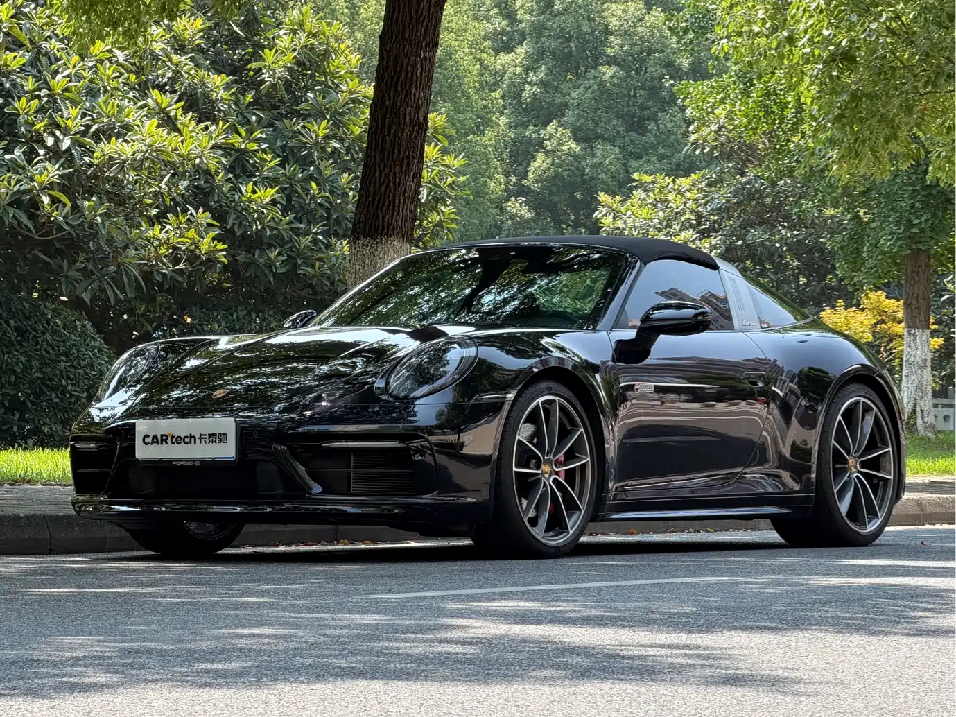 Photo 1 - Porsche 911
