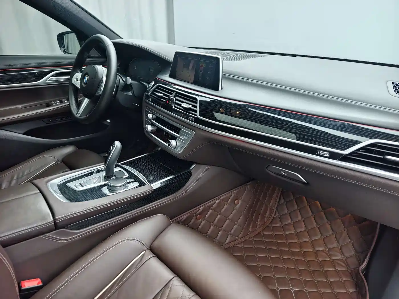 BMW 7 Series 2021 Model 730Li M Sport Package фото 15