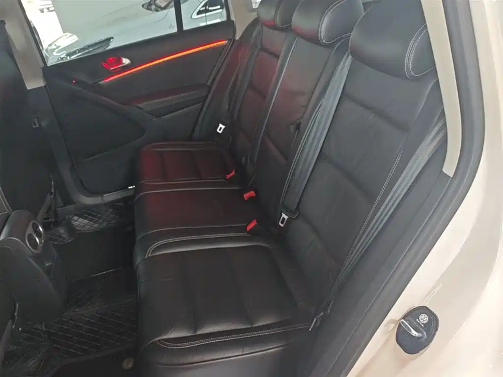 Volkswagen Tiguan 2015 1.8TSI Automatic 2WD Highline фото 17