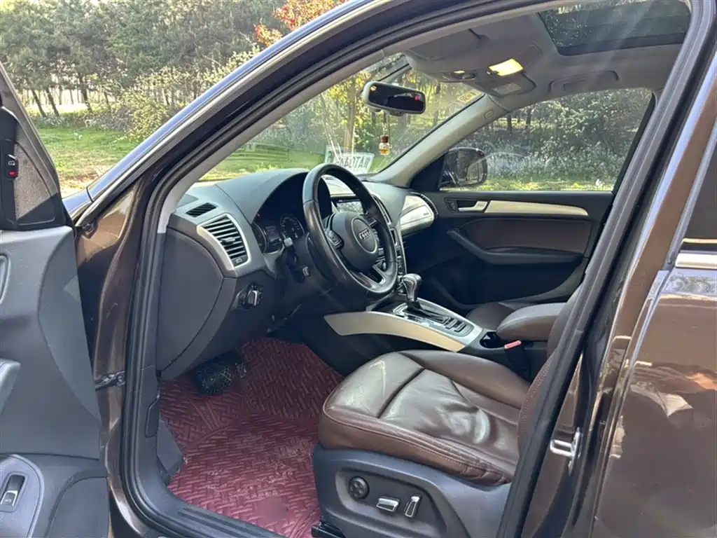 AUDI Q5