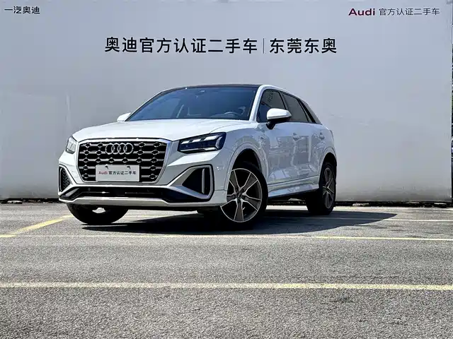 Audi Q2L 35TFSI, Стиль Драйв