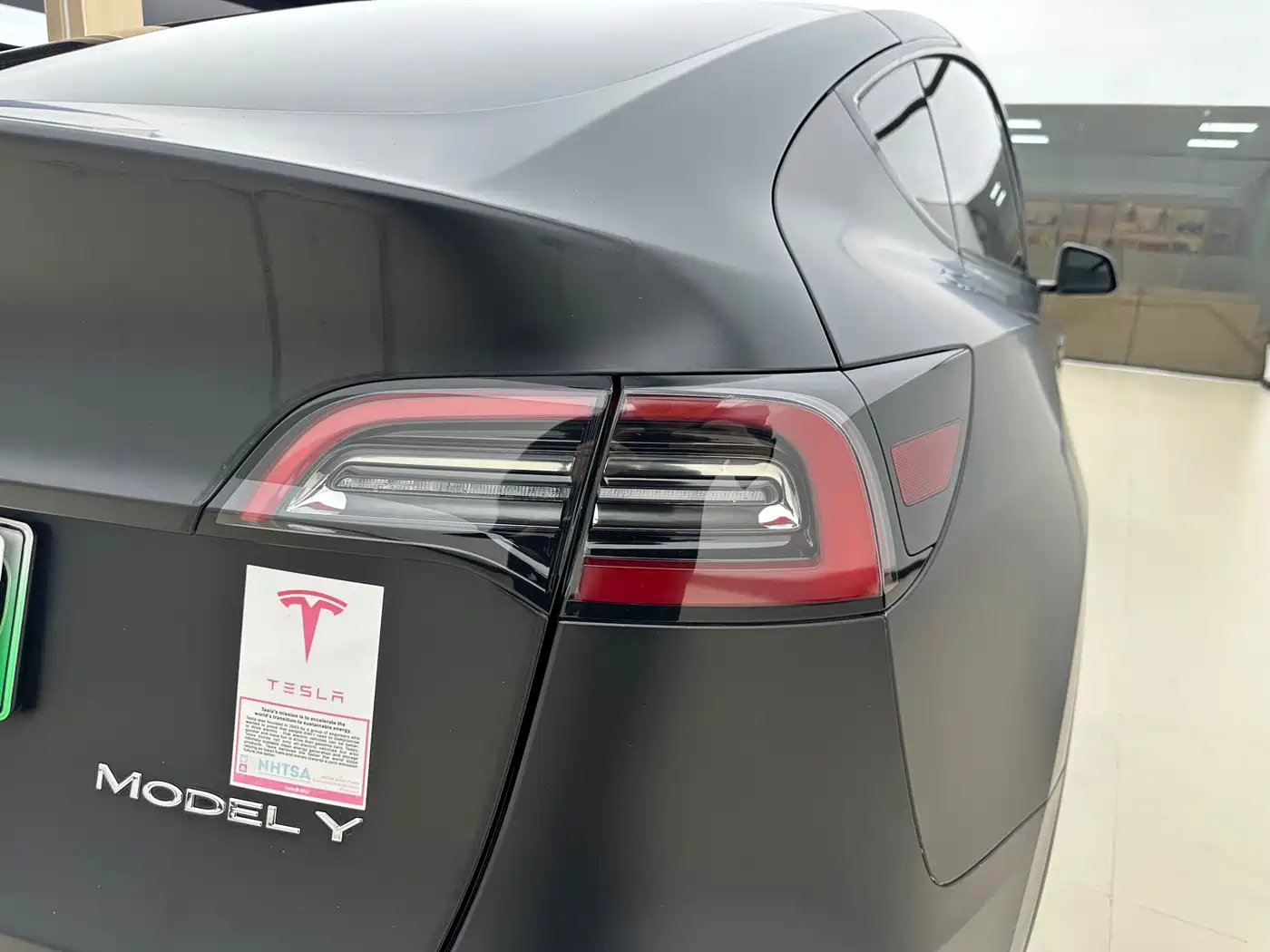 TESLA MODEL Y