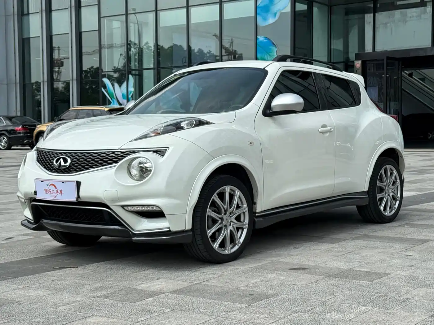 Infiniti ESQ 2014 — пригон из Китая