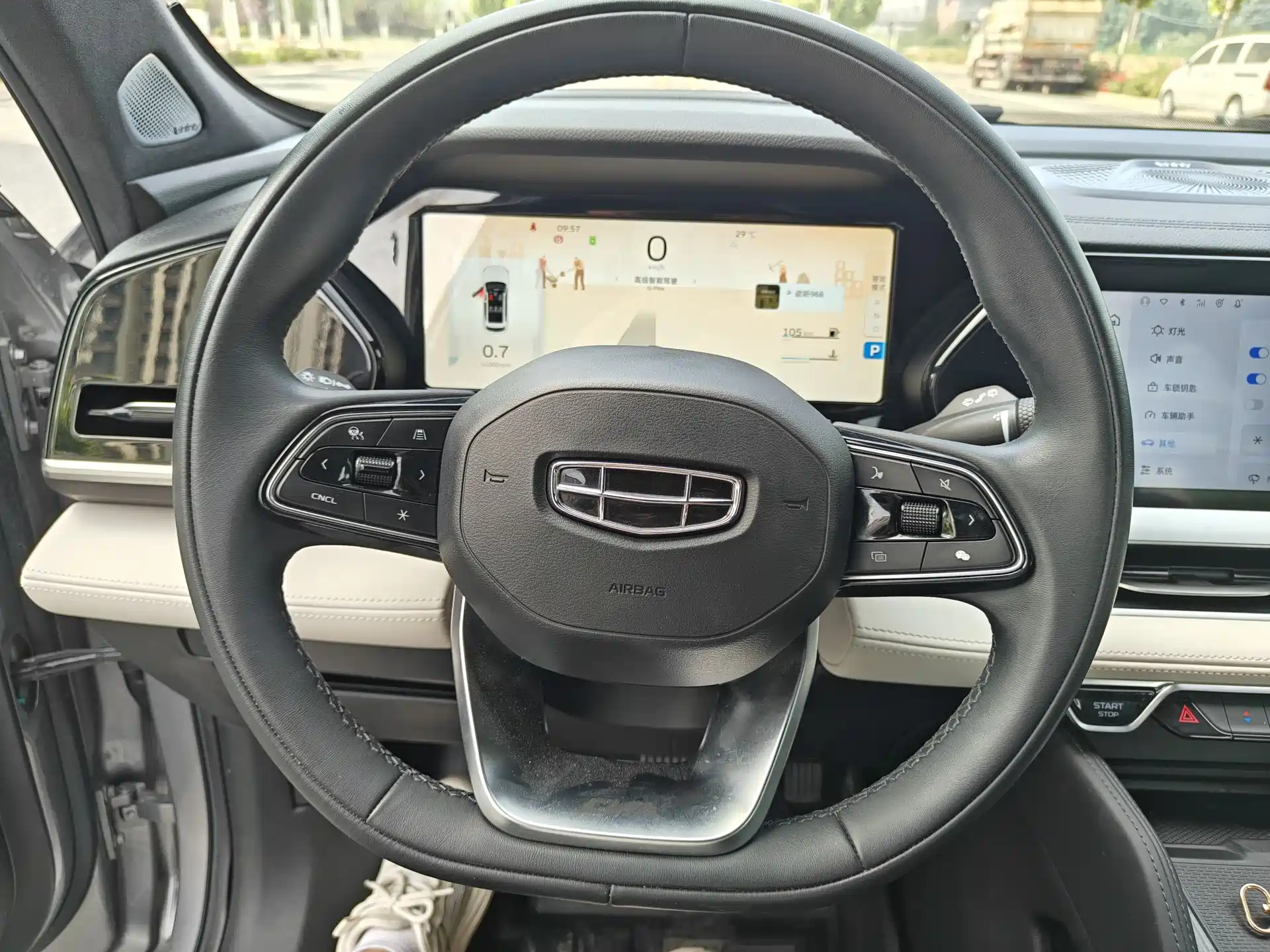 Фото 5 - Geely Monjaro