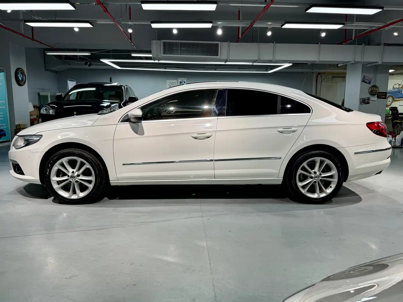 Volkswagen FAW-Volkswagen CC 2012 Model 2.0TSI Ultimate фото 4