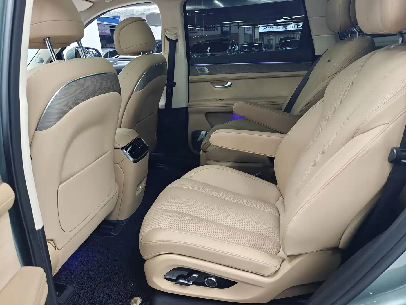 Aito M7 2023 2022 1.5T 4WD Flagship Edition