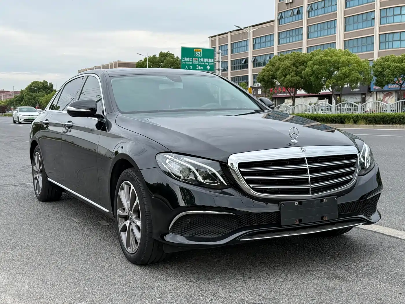 Mercedes-Benz E-Class 2020 E 260 L фото 2
