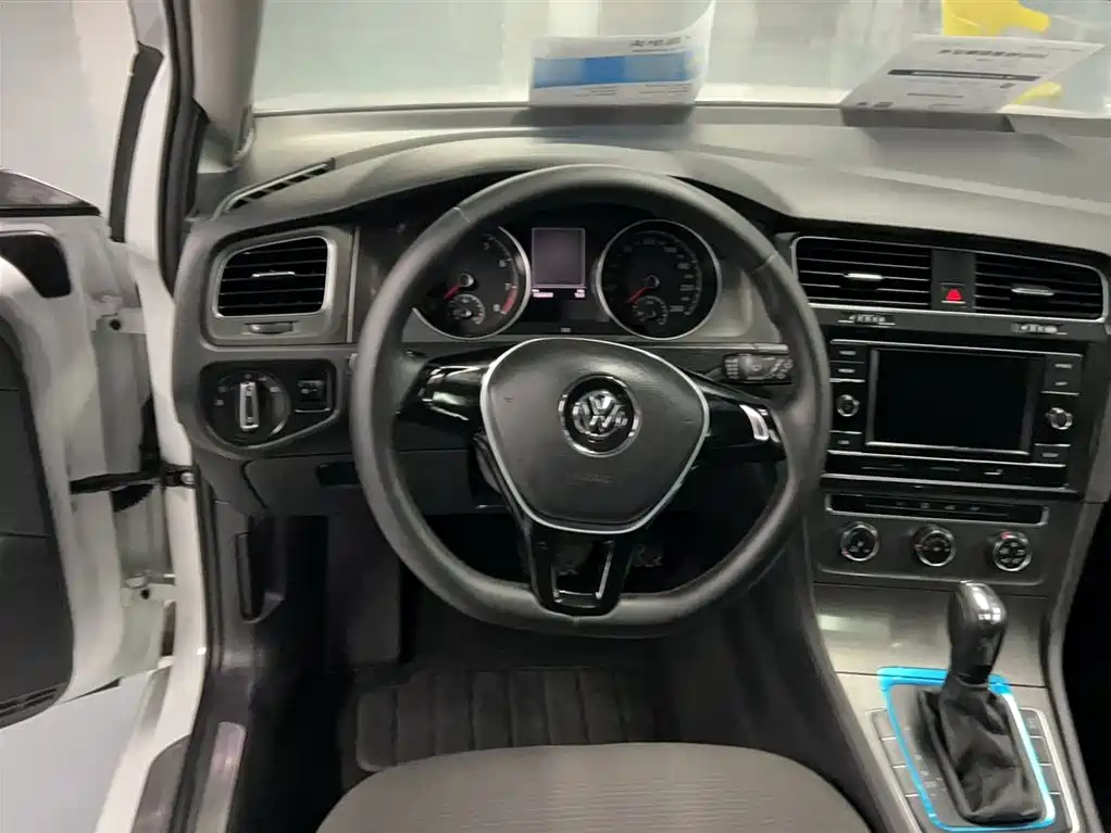 Volkswagen Golf 2015 1.4TSI Automatic Comfort фото 3
